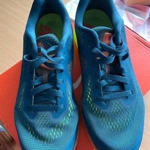 Men’s Nikeairmax sneakers in blue . Size 9.5 . Good condition